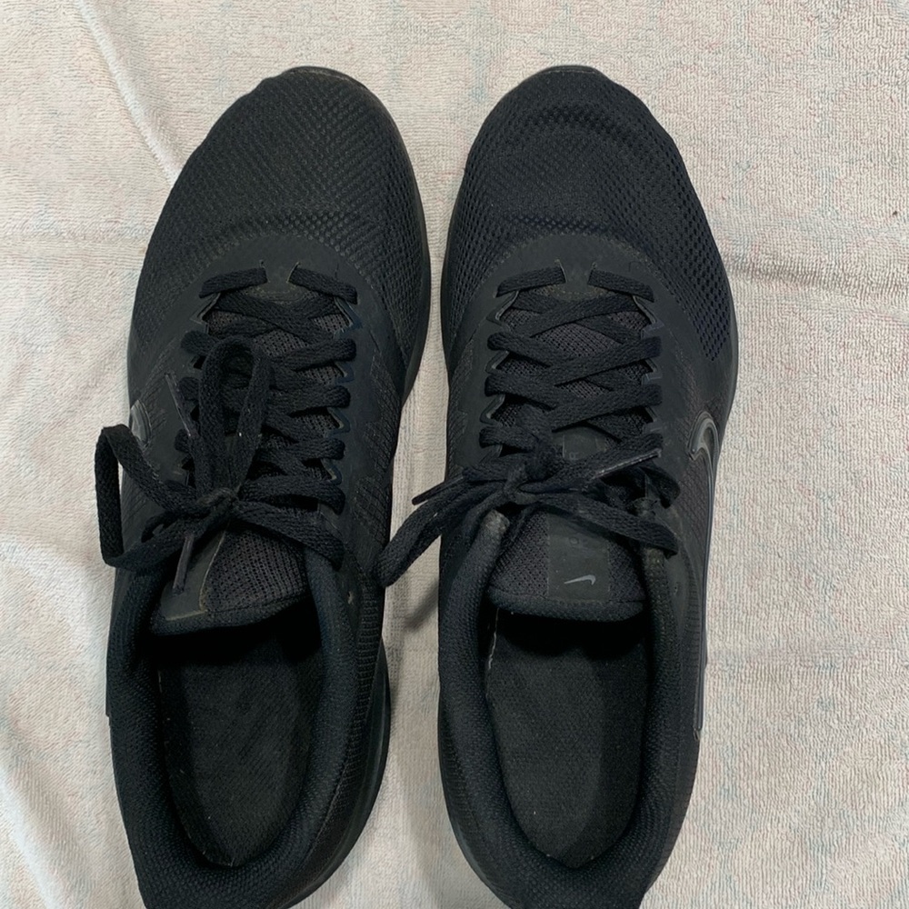 Nike Downshifter athletic shoes
